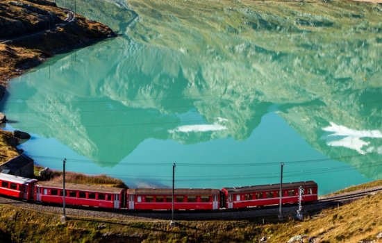 Swiss Peaks & Lakes