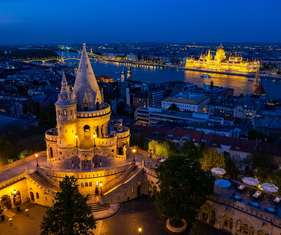 Buda castle lit up at night